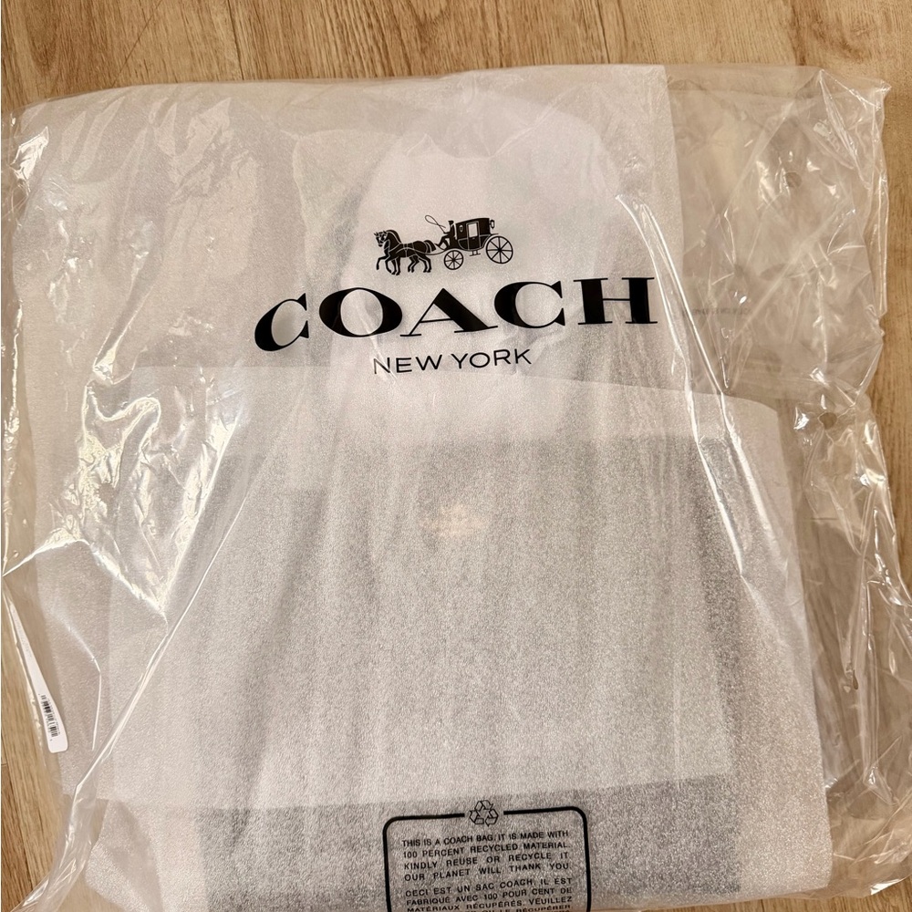 COACH SMALL/MEDIUM CITY
TOTE-COACH SHOULDER BAG. - Picture 12 of 12